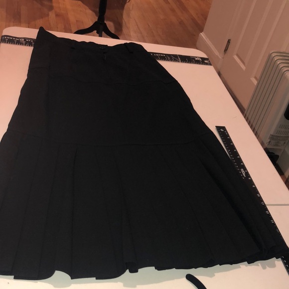 Salvatore  Ferragamo size 42 black Gorgeous 100% wool maxi skirt 12” slit - Picture 8 of 16